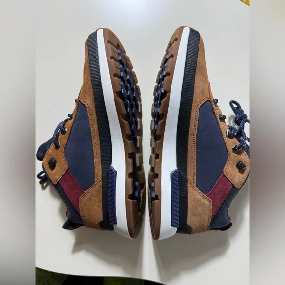 Timberline Sample Shoe - Picture 3 of 5